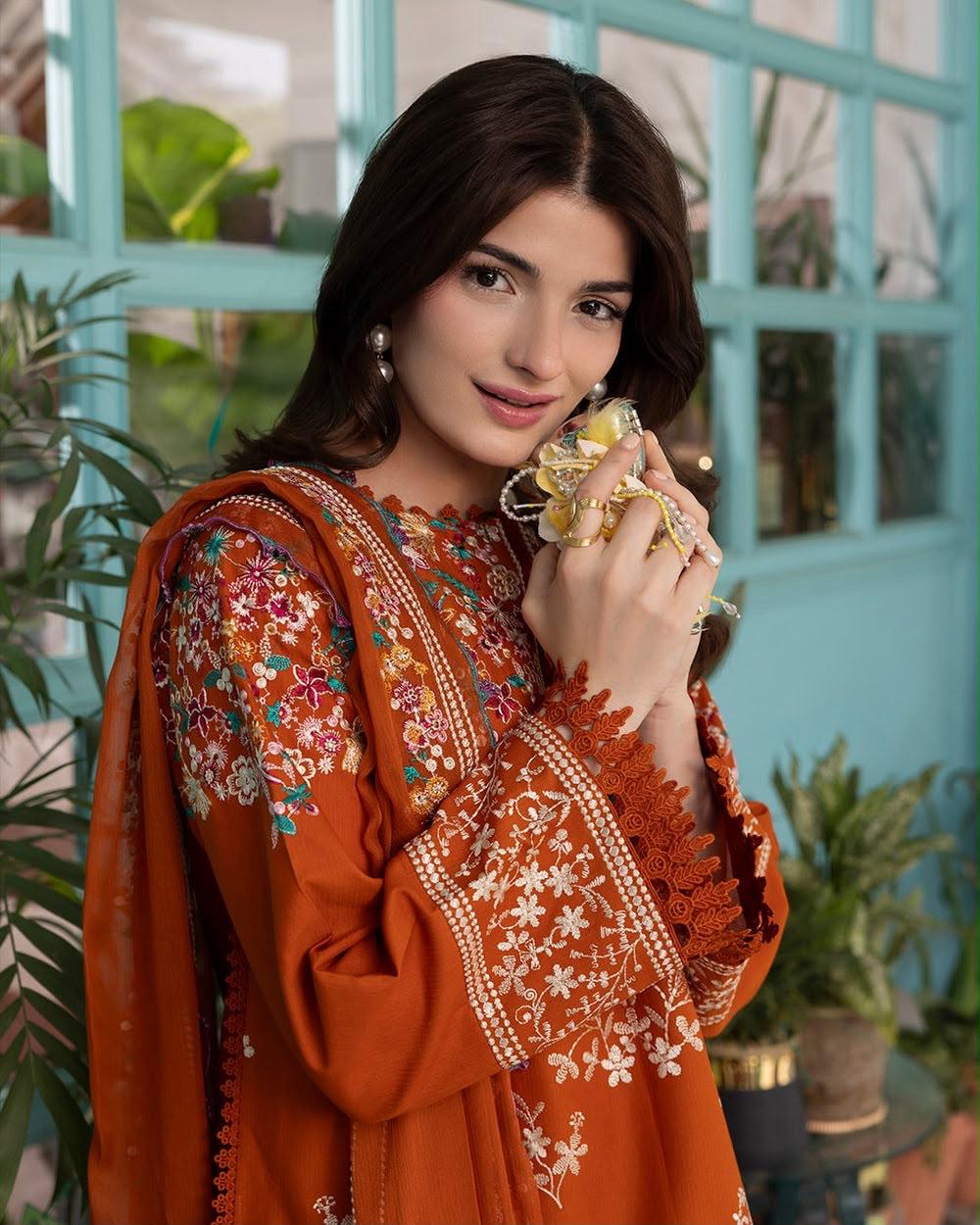 Fully Embroidered Dhanak 3-Piece Suit