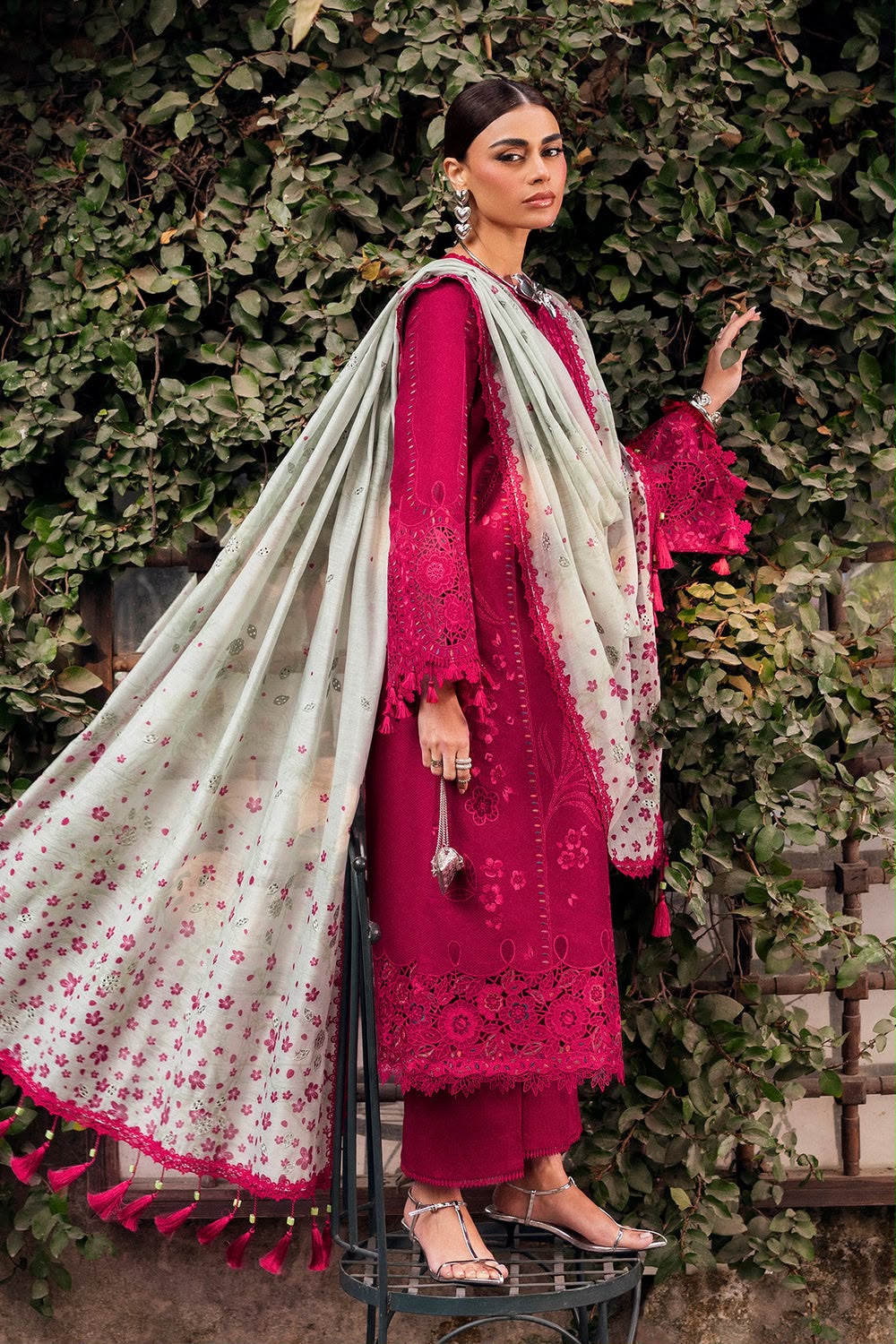 Embroidered Dhanak 3-Piece Unstitched Suit