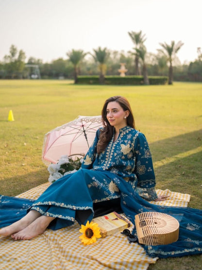 Heavy Embroidered Lawn 3-Piece — Applique Edit
