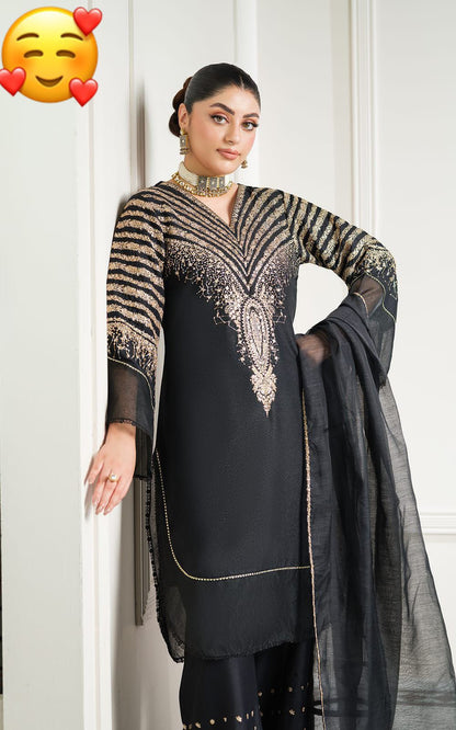 Heavy Embroidered Lawn 3Pc Unstitched Suit