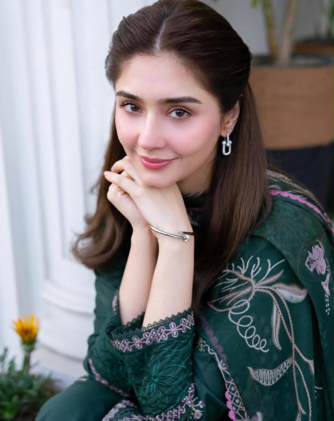 Embroidered Dhanak 3-Piece — Printed Shawl