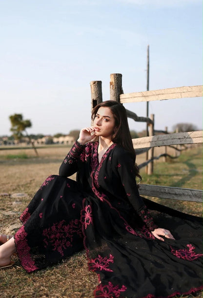 Fully Embroidered Dhanak 3-Piece Suit