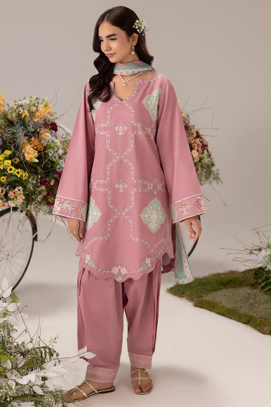 Fully Embroidered Dhanak 3-Piece Suit