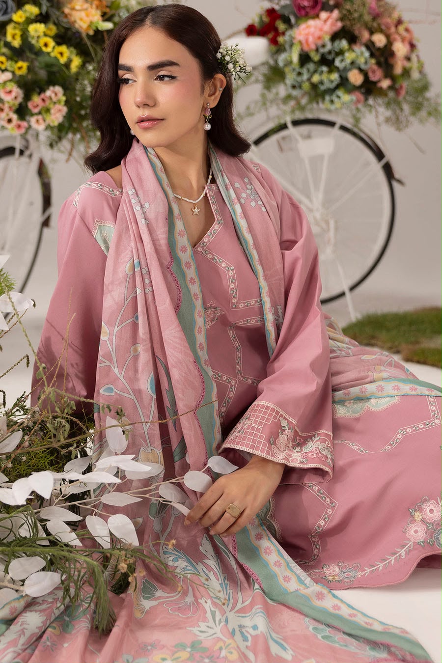 Fully Embroidered Dhanak 3-Piece Suit